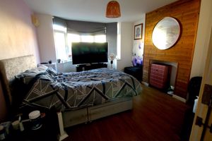 Bedroom- click for photo gallery